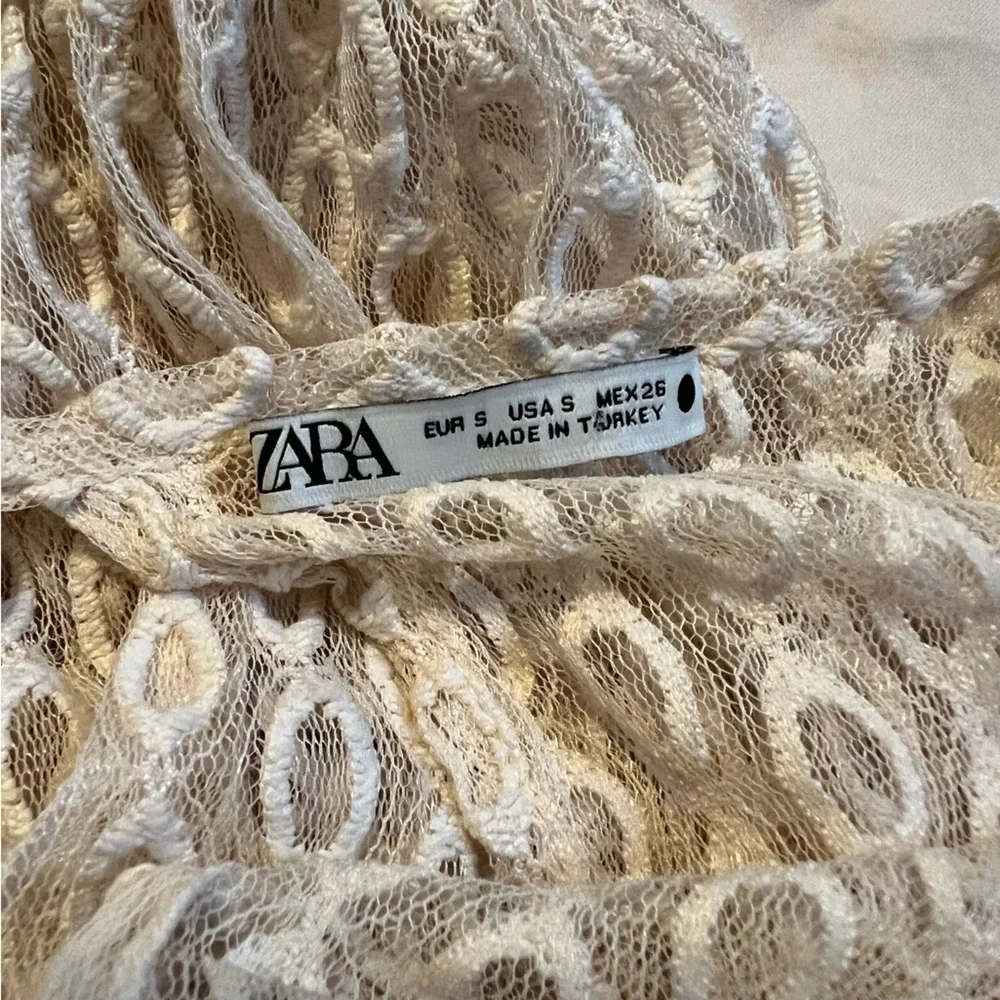 Zara Embroidered Tulle Puff Sleeve Blouse - Small